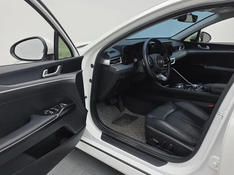 Kia K5 2.0 Prestige, снимка 10 - Автомобили и джипове - 55739391