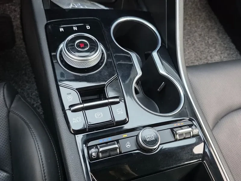 Kia K5 2.0 Prestige, снимка 9 - Автомобили и джипове - 55739391