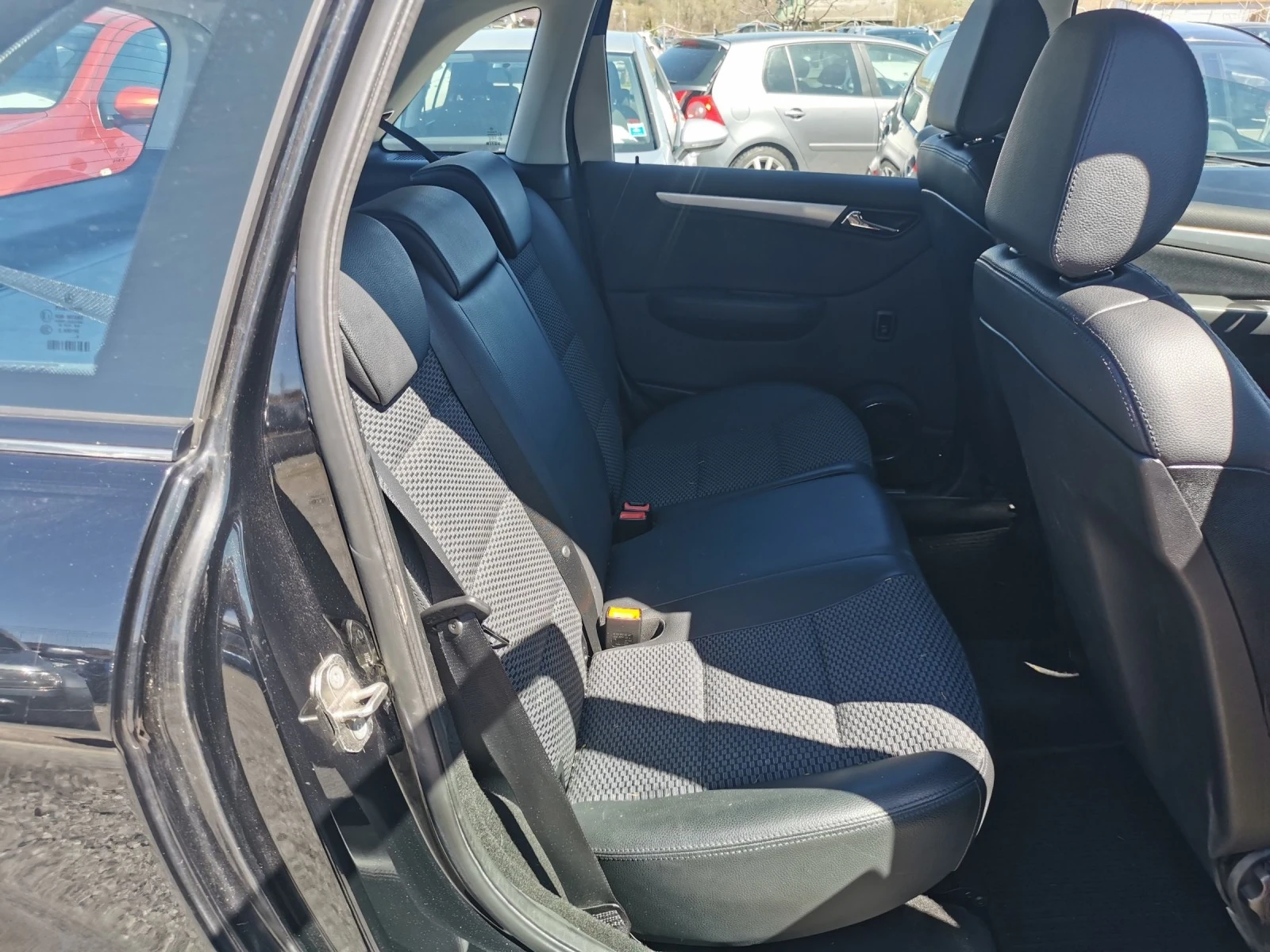 Mercedes-Benz B 200 2.0i | Mobile.bg — изображение 12