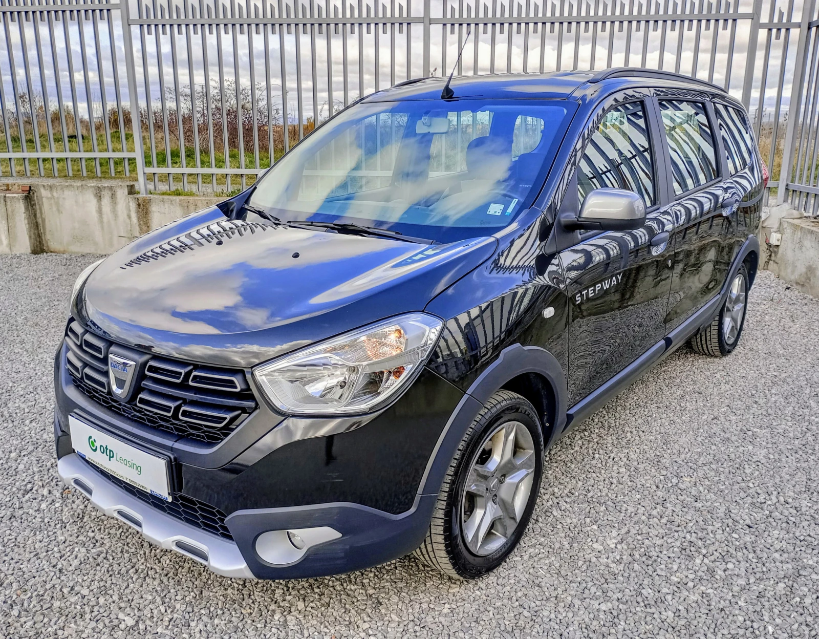 Dacia Lodgy Dacia Lodgy Stepway 1.5 Blue dCi  - [1] 