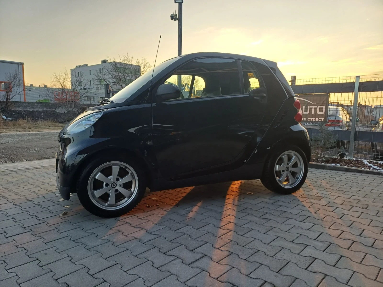 Smart Fortwo 1.0i * * * Benzin * * * 60000x.km - изображение 3