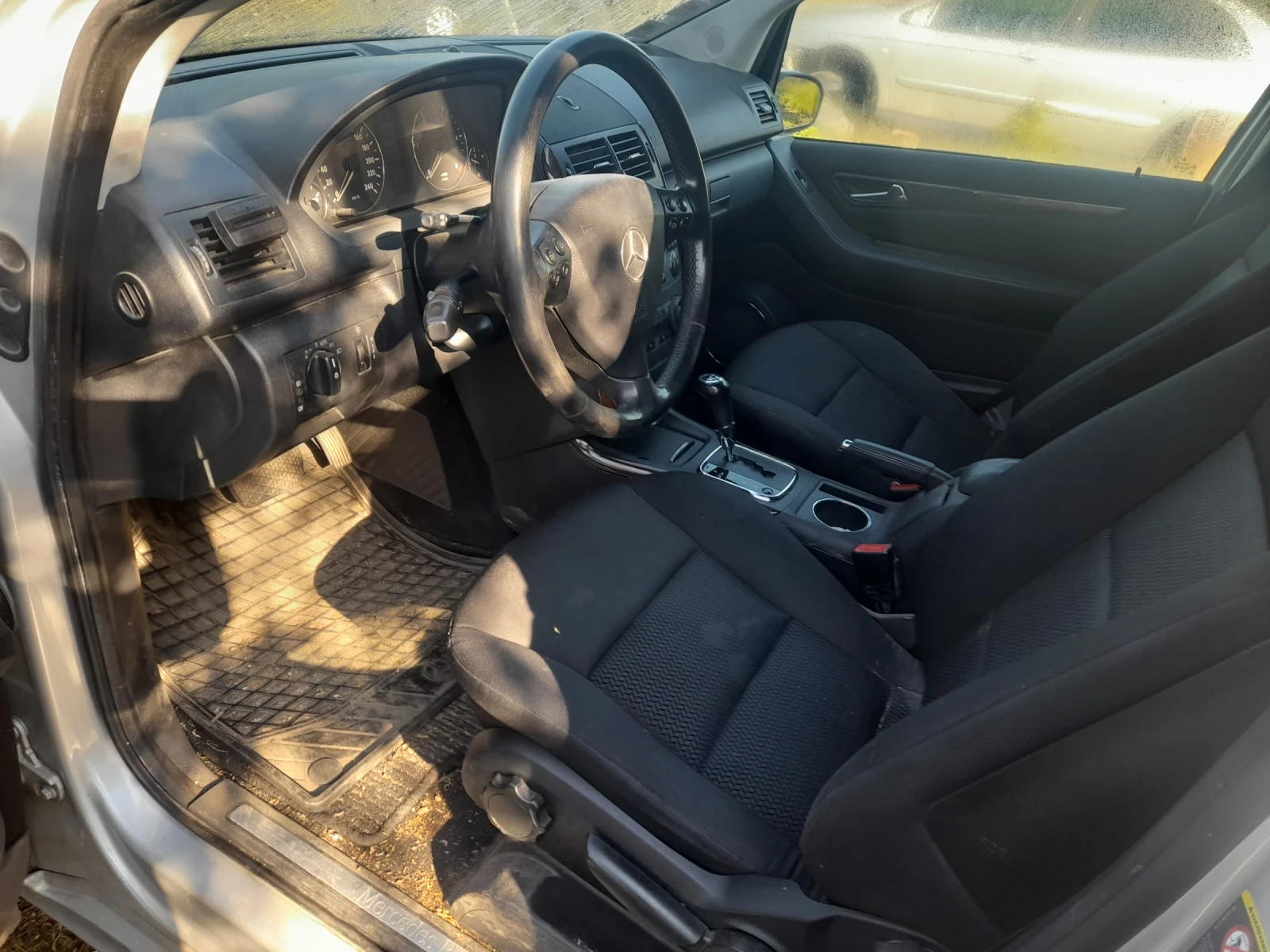 Mercedes-Benz A 180  - изображение 4