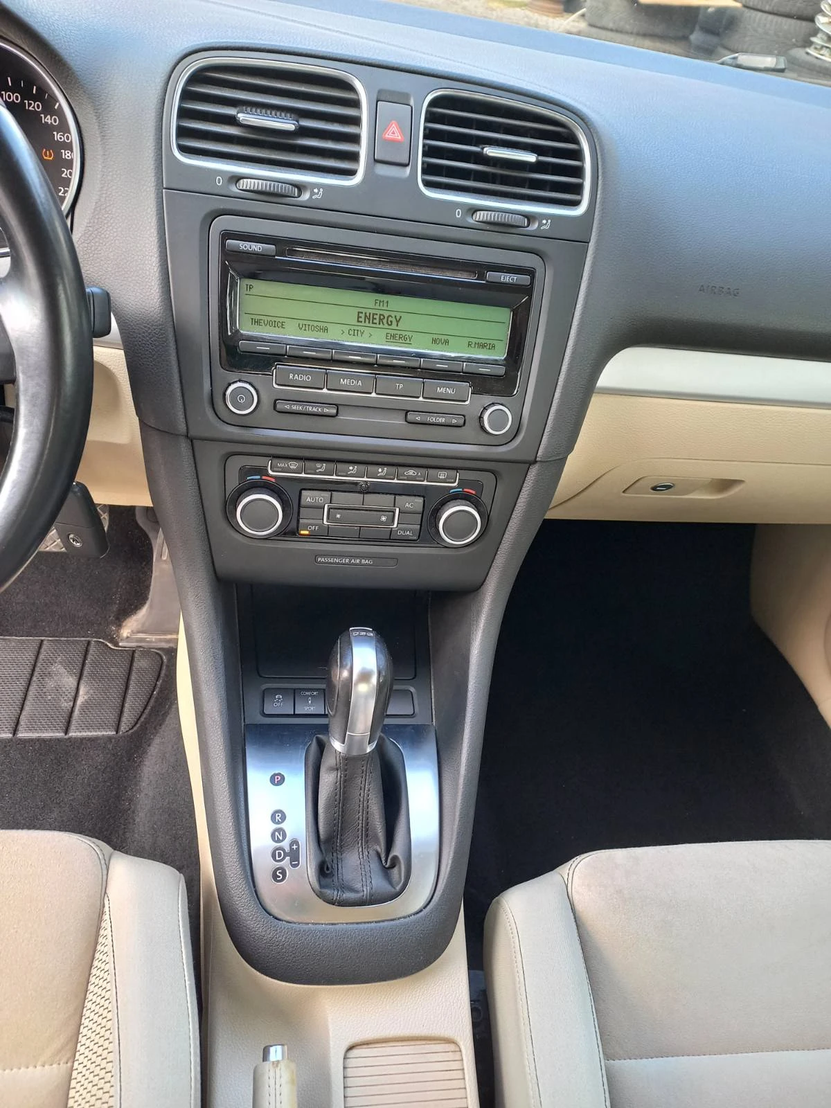 VW Golf 1.4Ti/160кс/АвтоматикDSG/Климатроник/Euro5 - изображение 10