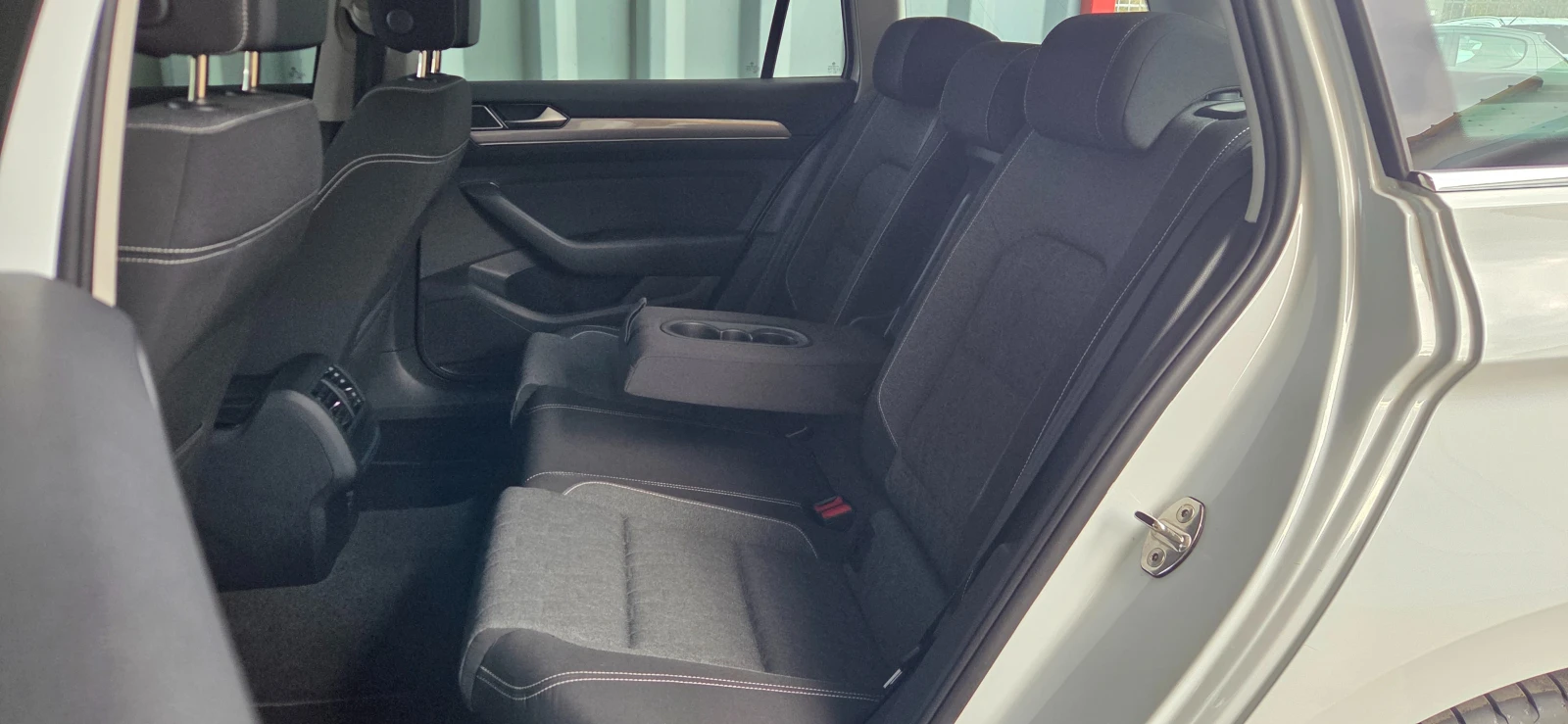 VW Passat 08.2022г. 2.0 TDI 7 DSG LED - изображение 10