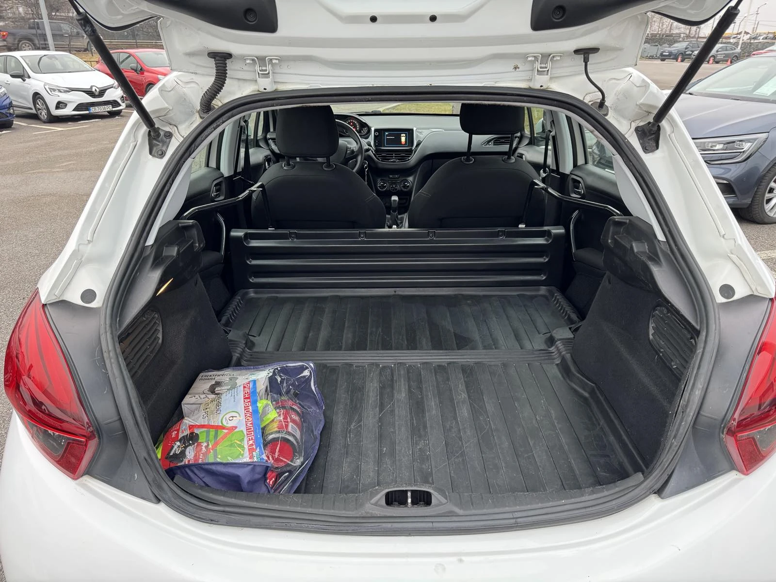 Peugeot 208 1.2I 1+ 1 N1 - изображение 10