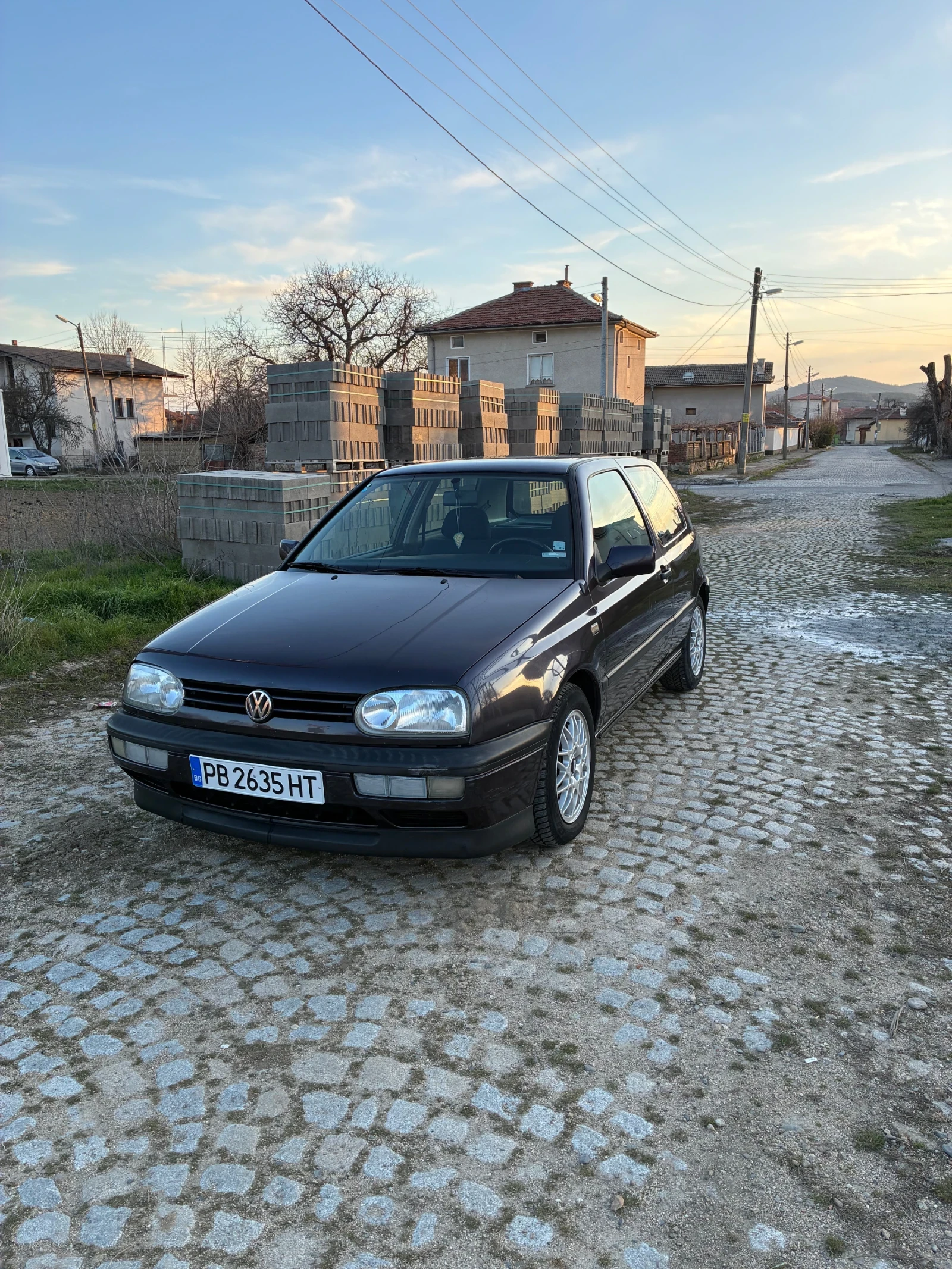 VW Golf, снимка 5 - Автомобили и джипове - 53773632
