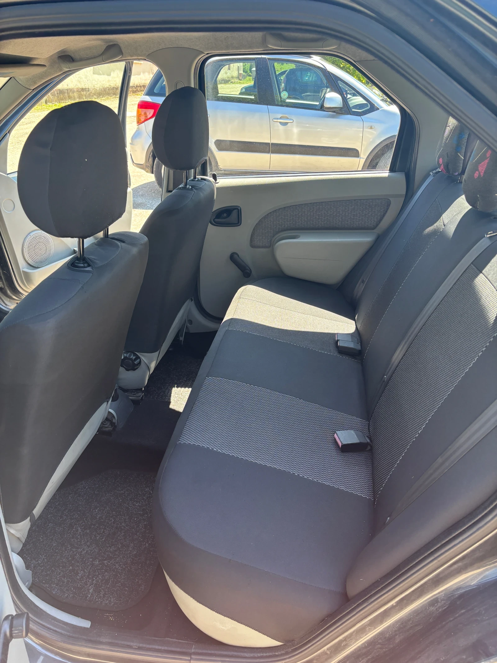 Dacia Logan, снимка 5 - Автомобили и джипове - 54425699