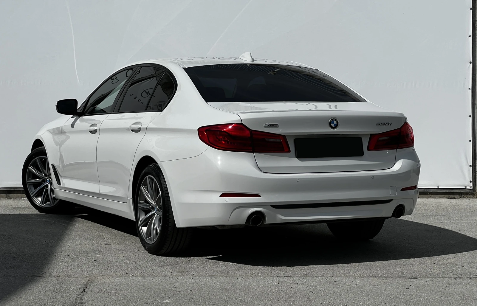 BMW 530 i xDrive, снимка 4 - Автомобили и джипове - 54440623