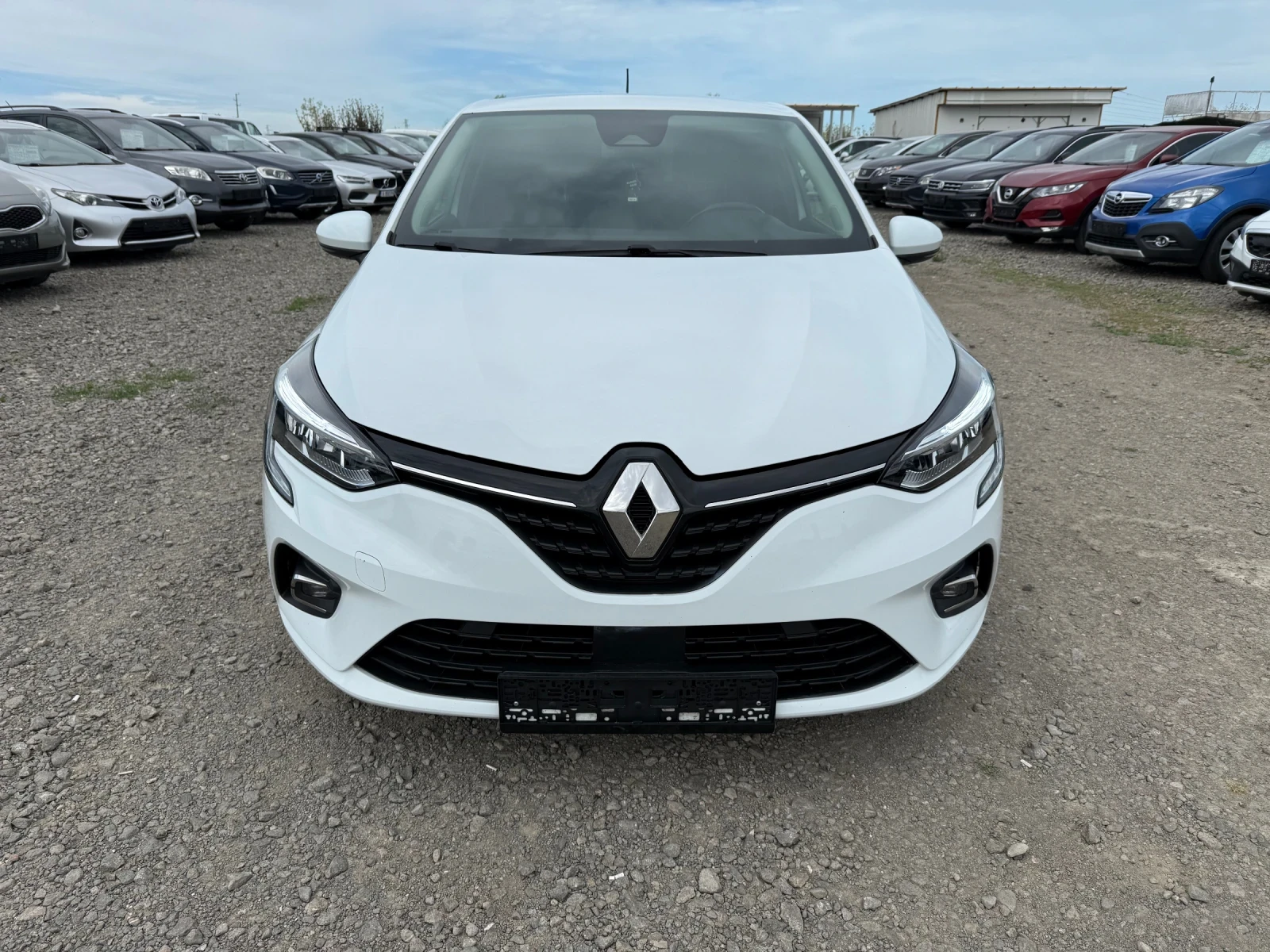 Renault Clio 1.3i CH AUTOMAT, снимка 2 - Автомобили и джипове - 54945084