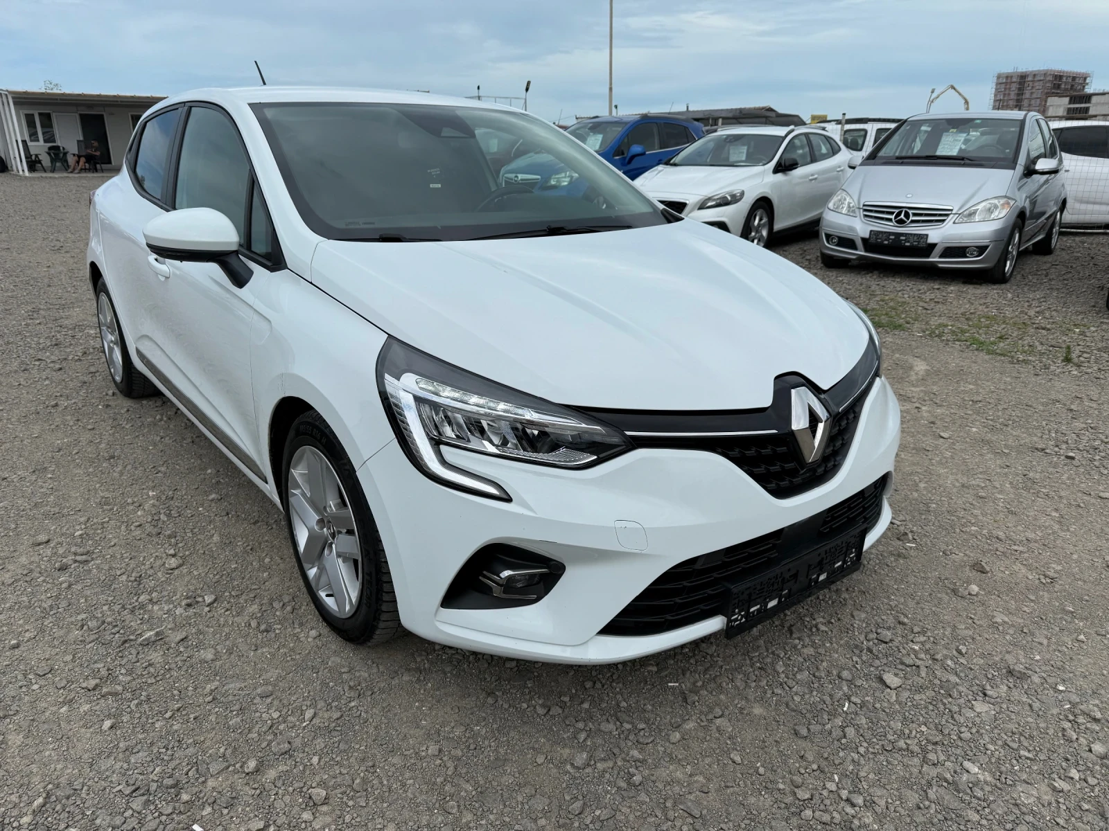 Renault Clio 1.3i CH AUTOMAT, снимка 3 - Автомобили и джипове - 54945084