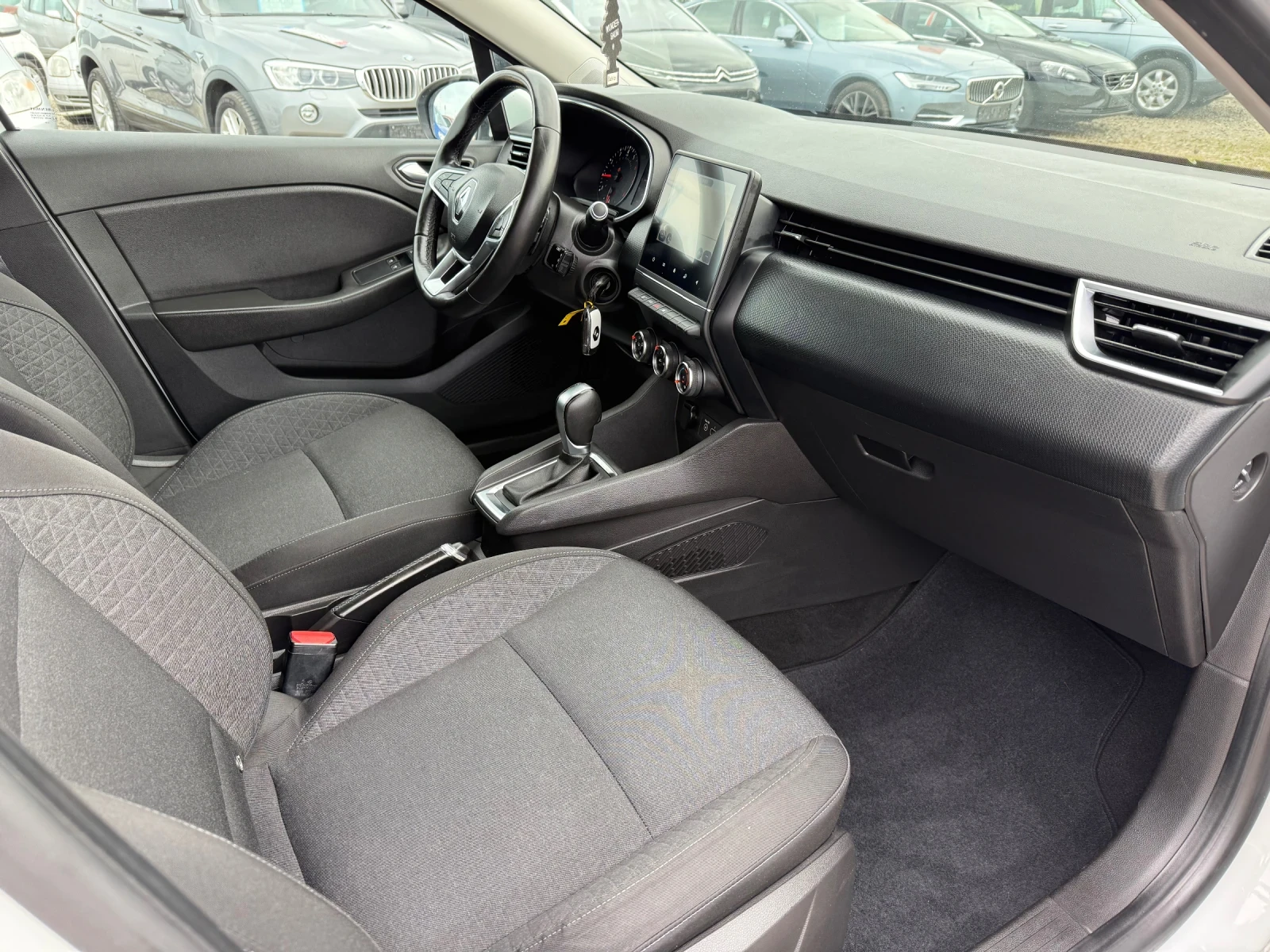Renault Clio 1.3i CH AUTOMAT, снимка 12 - Автомобили и джипове - 54945084