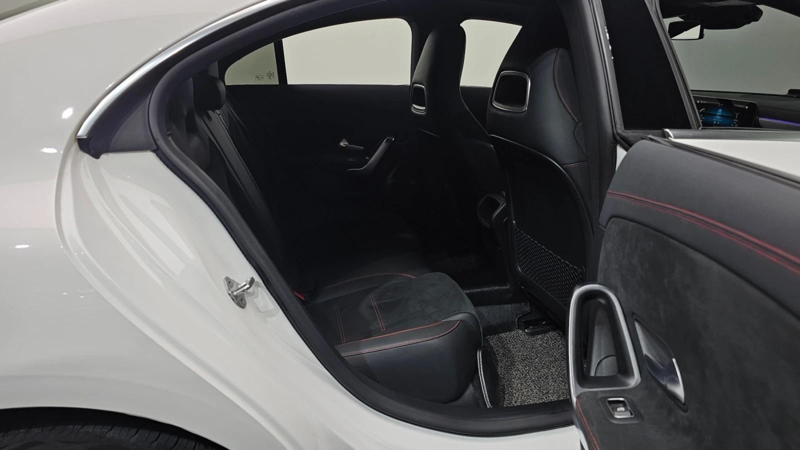 Mercedes-Benz CLA 250 4MATIC, снимка 9 - Автомобили и джипове - 55542398