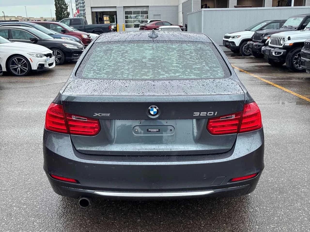 BMW 320 * 320i xDrive * CARFAX * БЕЗ ПЪРВОНАЧАЛНА ВНОСКА, снимка 4 - Автомобили и джипове - 55542382