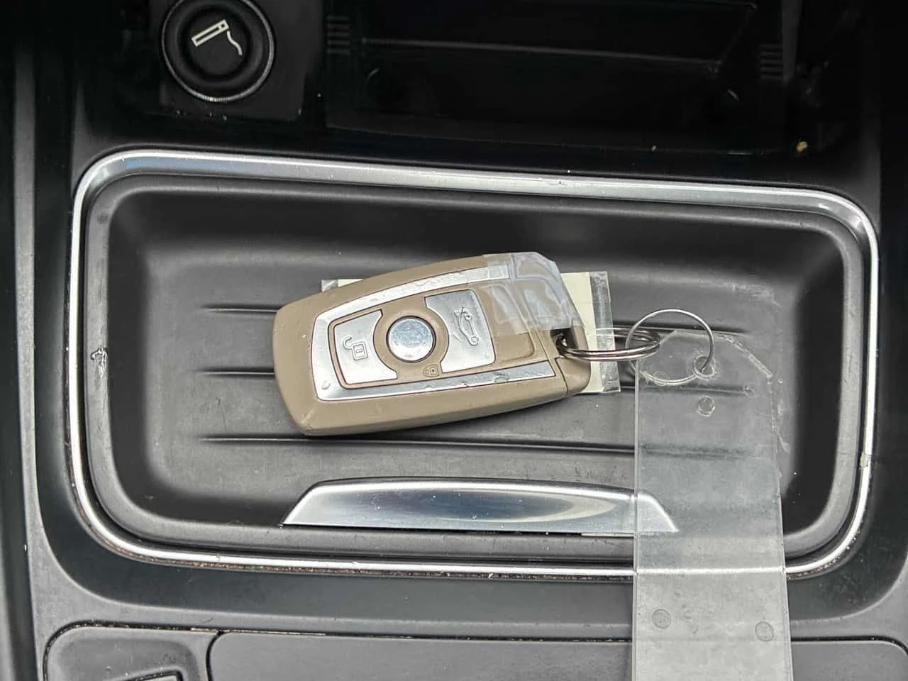 BMW 320 * 320i xDrive * CARFAX * БЕЗ ПЪРВОНАЧАЛНА ВНОСКА, снимка 11 - Автомобили и джипове - 55542382