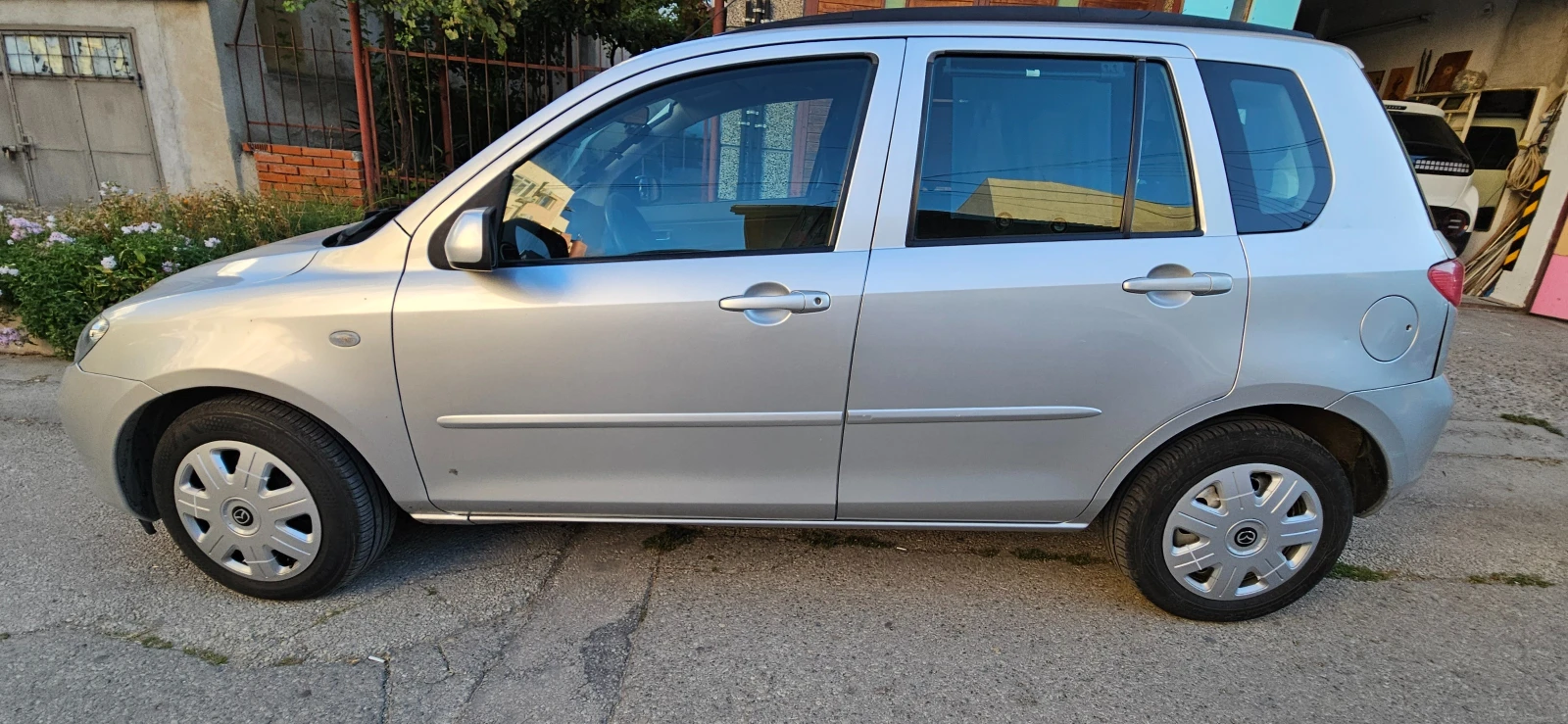 Mazda 2, снимка 3 - Автомобили и джипове - 55741843