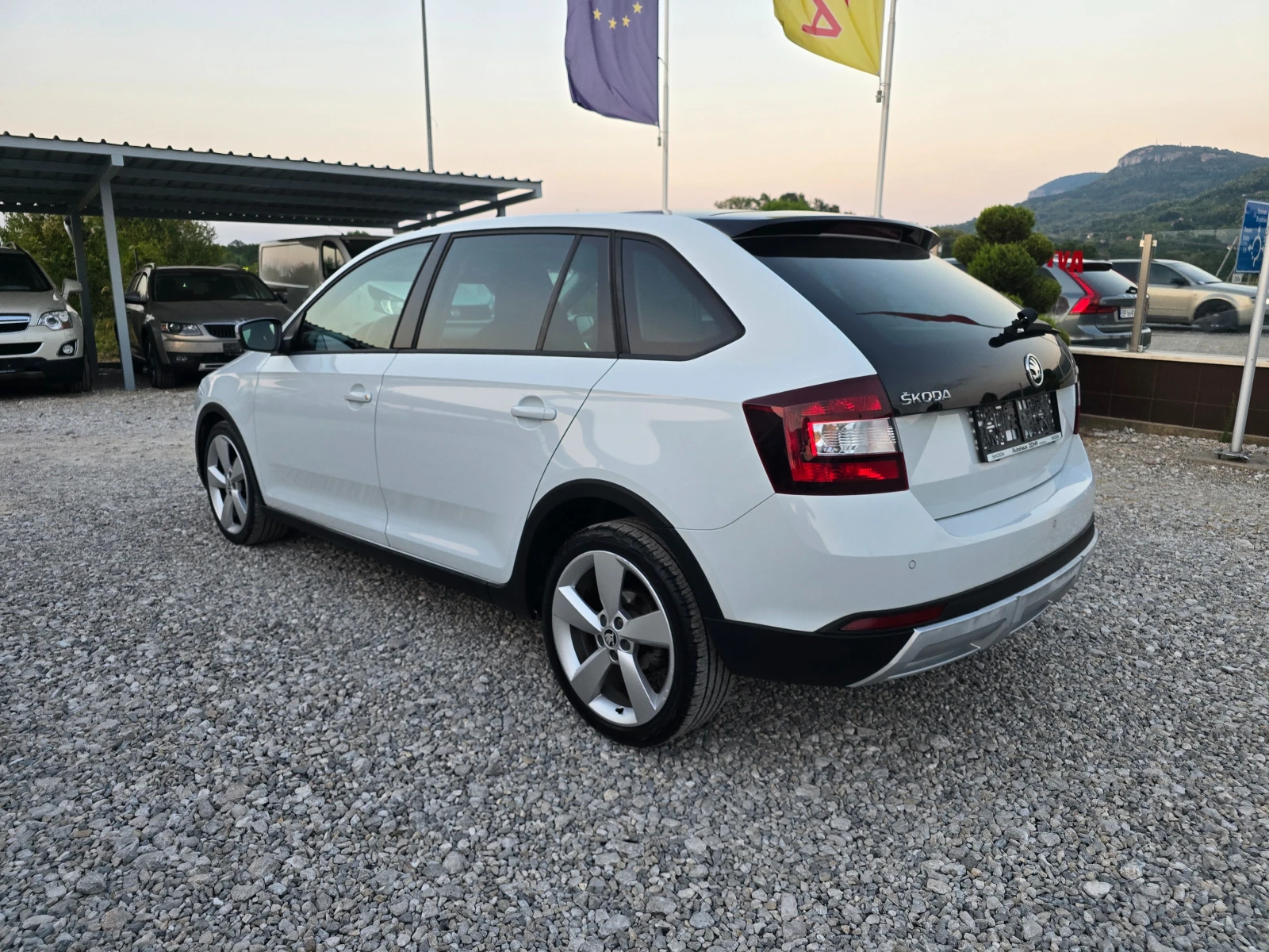 Skoda Rapid 1.4 TDI Spaceback SCOUT LINE !! НАВИ!! ЕВРО 6  !! , снимка 3 - Автомобили и джипове - 55767576