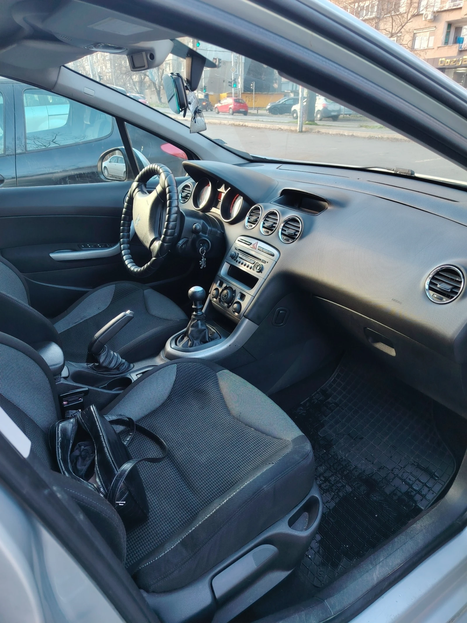 Peugeot 308 1.6 Hdi, снимка 6 - Автомобили и джипове - 56345702