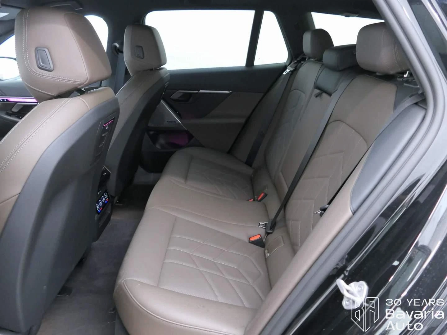 BMW 520 d xDrive Touring Steptronic, снимка 8 - Автомобили и джипове - 56395486