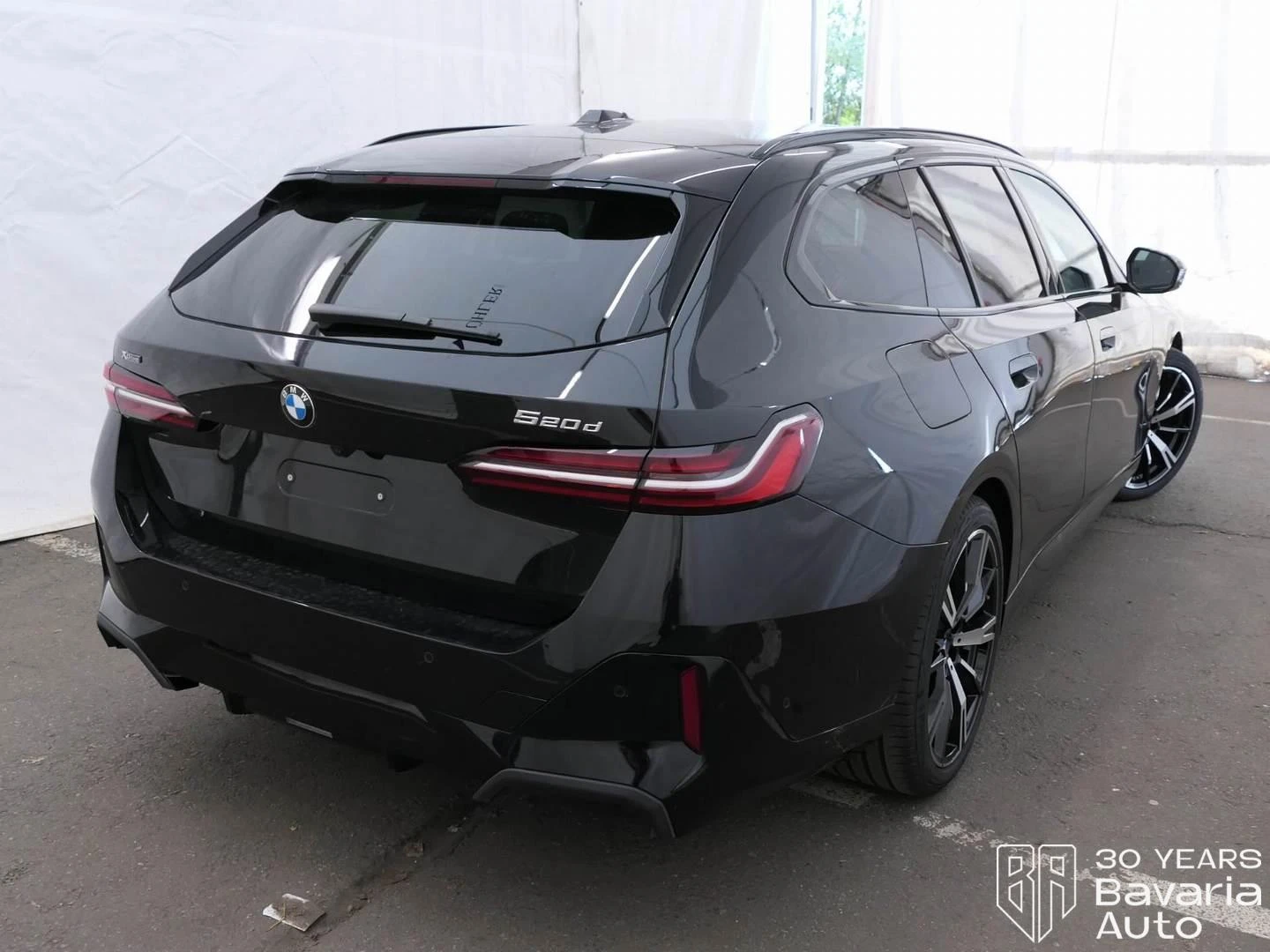 BMW 520 d xDrive Touring Steptronic, снимка 3 - Автомобили и джипове - 56395486