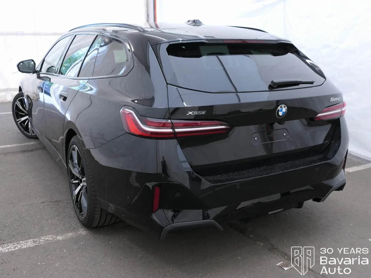 BMW 520 d xDrive Touring Steptronic, снимка 2 - Автомобили и джипове - 56395486