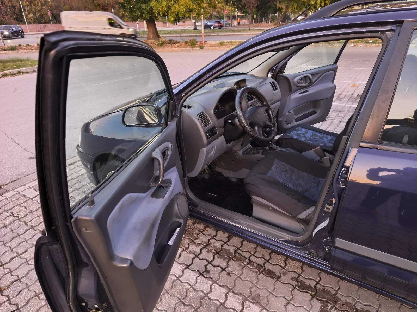 Mitsubishi Space star, снимка 6 - Автомобили и джипове - 56584297