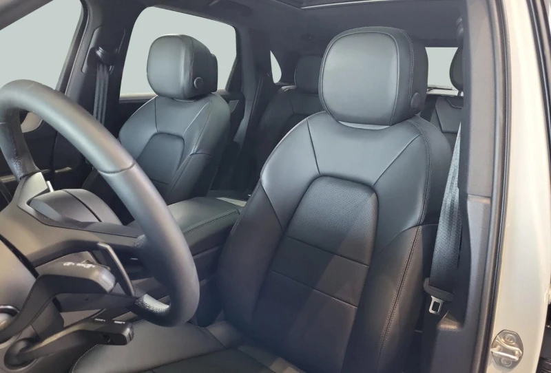 Porsche Cayenne DISTR* PANORAMA* 360 CAM* MATRIX* KEYLESS* CARPLAY, снимка 8 - Автомобили и джипове - 51770081