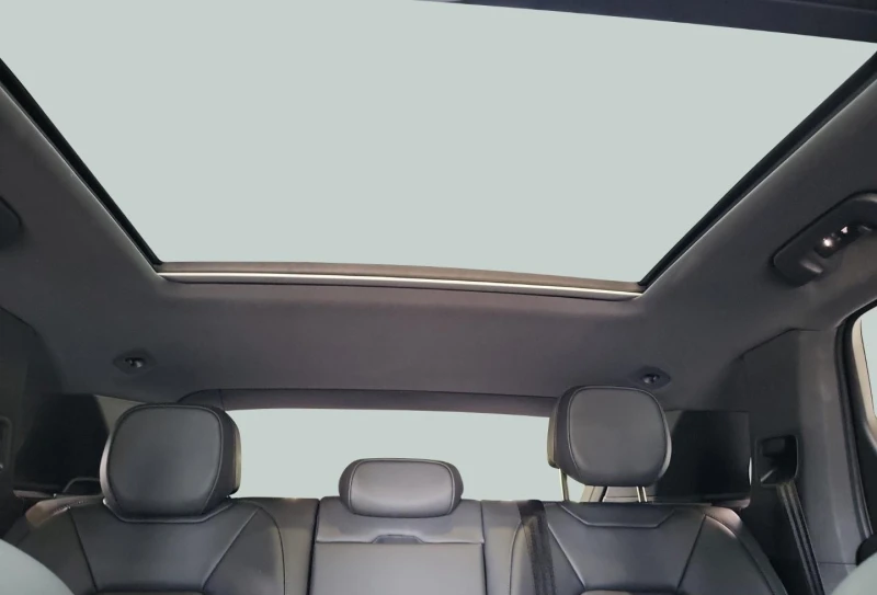 Porsche Cayenne DISTR* PANORAMA* 360 CAM* MATRIX* KEYLESS* CARPLAY, снимка 13 - Автомобили и джипове - 51770081