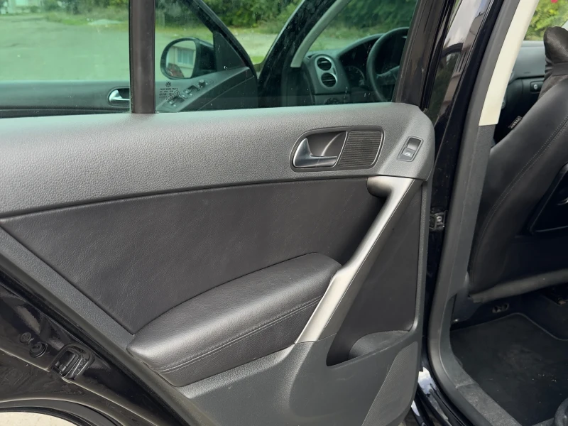 VW Tiguan, снимка 9 - Автомобили и джипове - 52513266