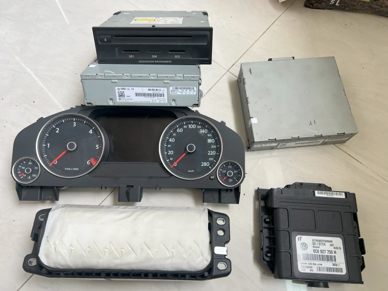 VW Touareg 7P, снимка 4 - Автомобили и джипове - 52568843