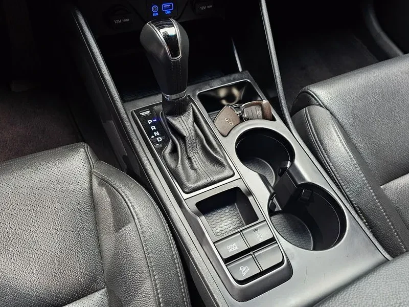 Hyundai Tucson 2.0 - САМО 30% АВАНС, снимка 9 - Автомобили и джипове - 56065825