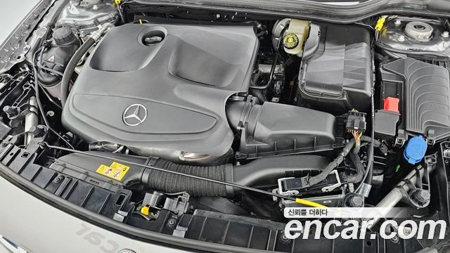Mercedes-Benz GLA 220, снимка 6 - Автомобили и джипове - 56077624