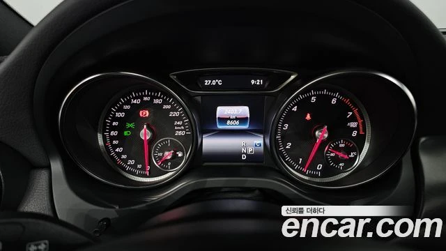 Mercedes-Benz GLA 220, снимка 8 - Автомобили и джипове - 56077624