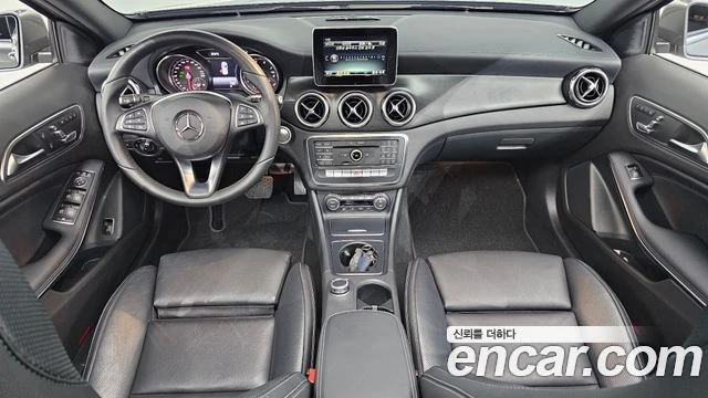 Mercedes-Benz GLA 220, снимка 7 - Автомобили и джипове - 56077624