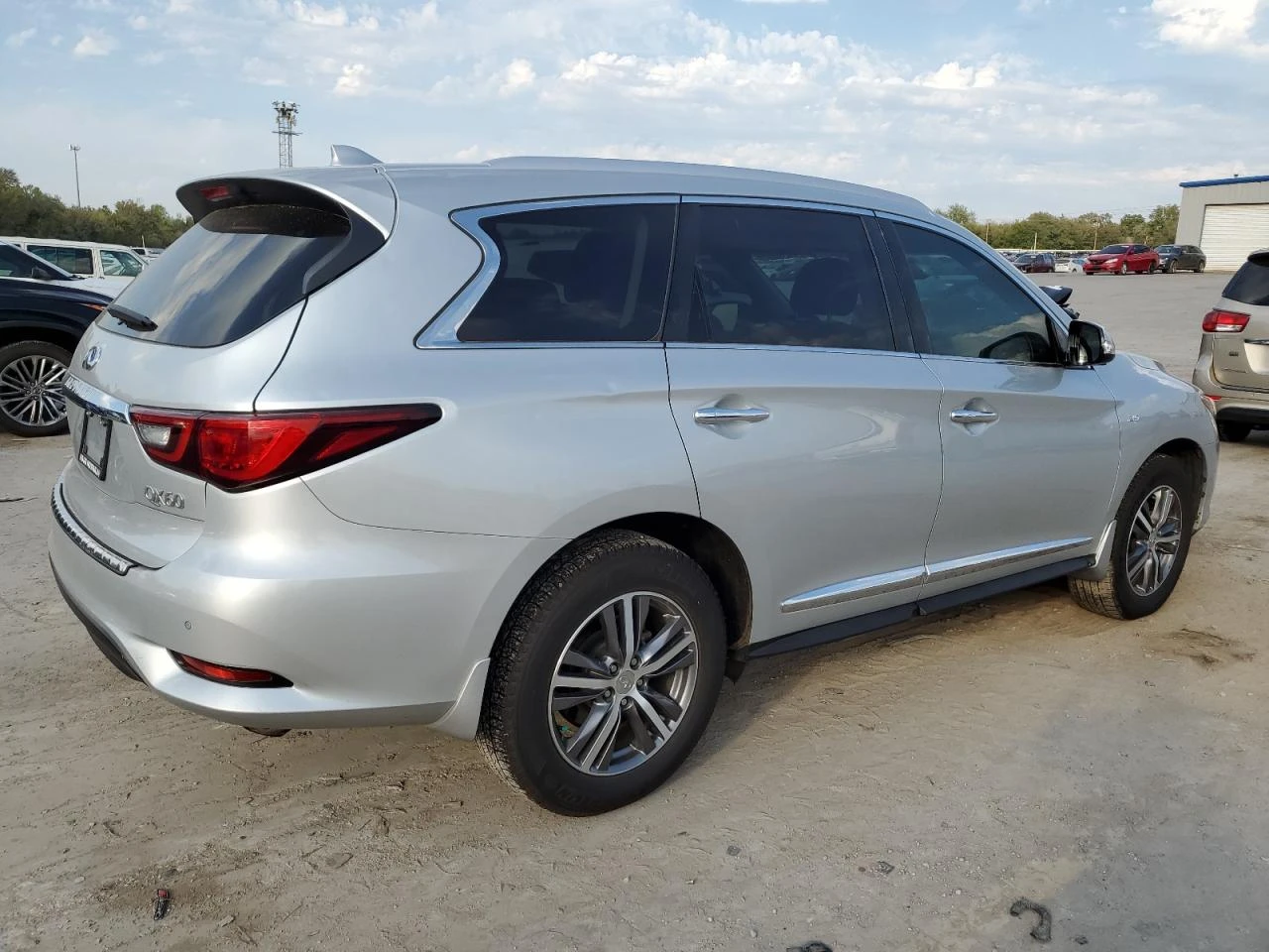 Infiniti QX60 LUXE - изображение 6