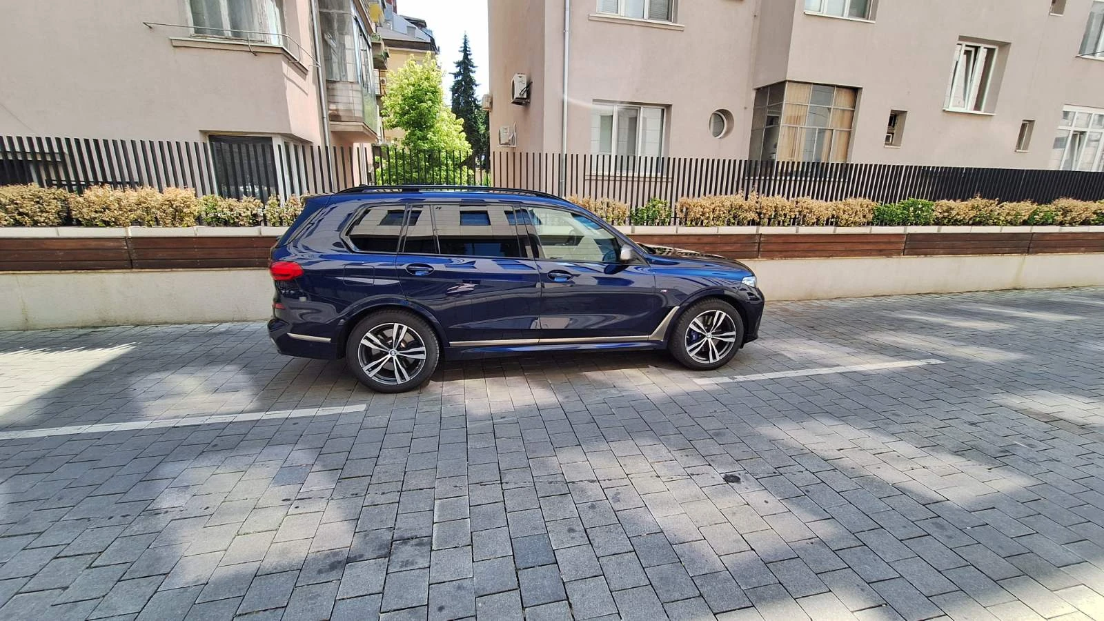 BMW X7 M50i - изображение 4