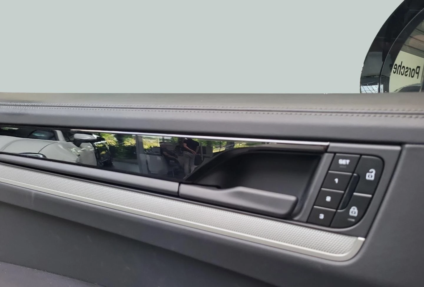 Porsche Cayenne DISTR* PANORAMA* 360 CAM* MATRIX* KEYLESS* CARPLAY - изображение 6