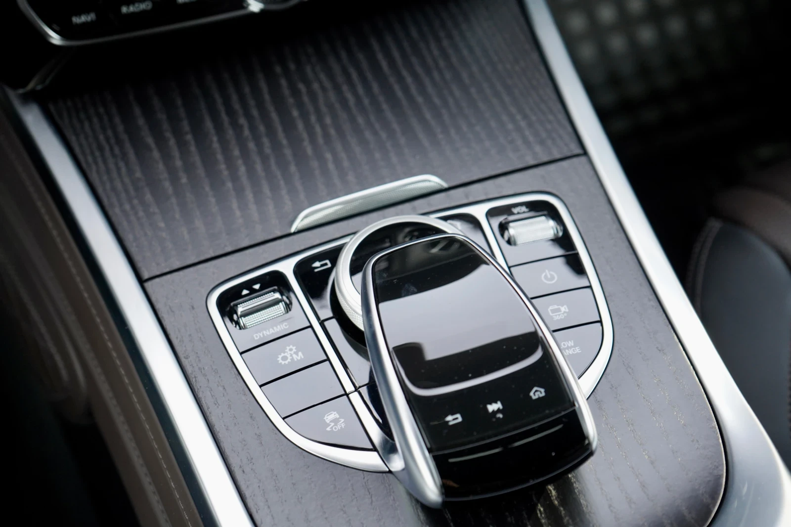 Mercedes-Benz G 400 d* MANUFAKTUR* BURM* 360 CAM* DISTR* MEMORY* , снимка 13 - Автомобили и джипове - 53798157