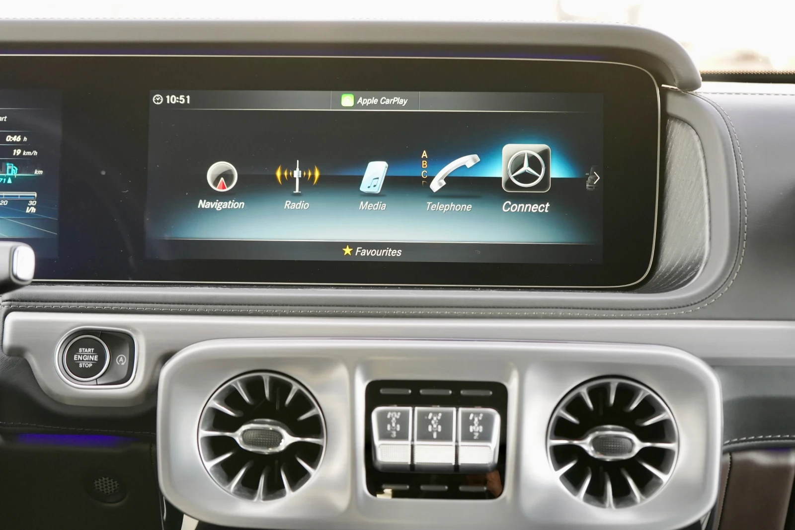 Mercedes-Benz G 400 d* MANUFAKTUR* BURM* 360 CAM* DISTR* MEMORY* , снимка 11 - Автомобили и джипове - 53798157