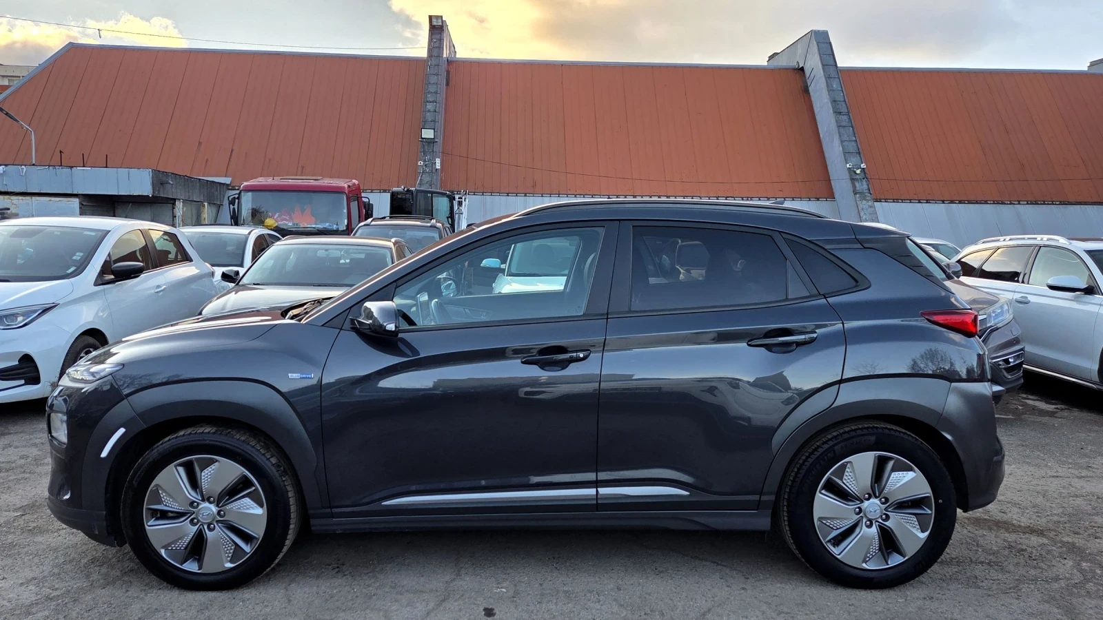 Hyundai Kona 64KWh/Premium/SOH95%, снимка 5 - Автомобили и джипове - 54650947