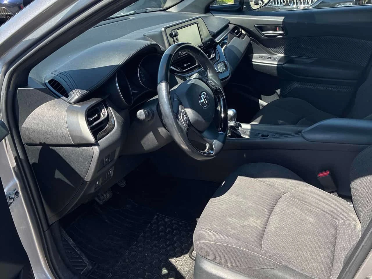 Toyota C-HR * XLE * CARFAX * ПОДРЕВИ * KEYLESS * АВТОКРЕДИТ, снимка 5 - Автомобили и джипове - 54775583