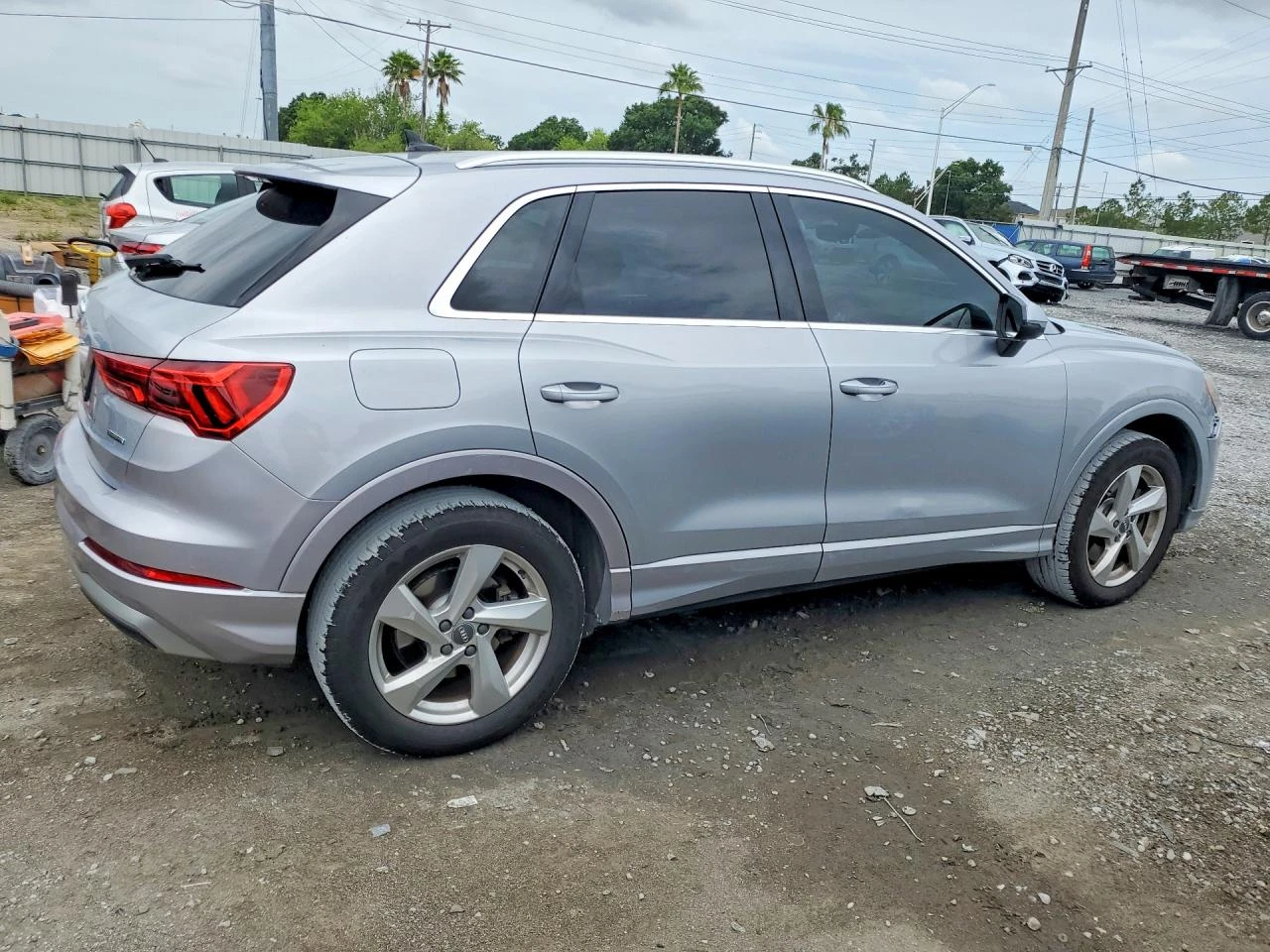 Audi Q3 2.0TFSI QUATTRO| ПАНО| ПОДГРЕВ| KEYLESS, снимка 6 - Автомобили и джипове - 54885887
