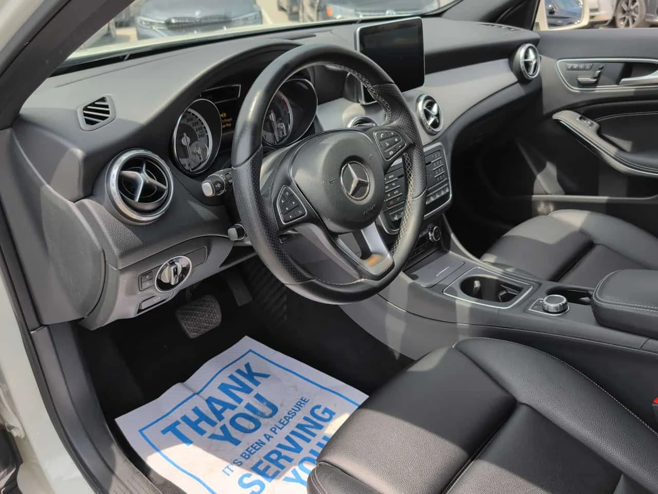 Mercedes-Benz GLA 250 4MATIC/АВТОФИНАНСИРАНЕ/ПОДГРЕВИ, снимка 7 - Автомобили и джипове - 55073469