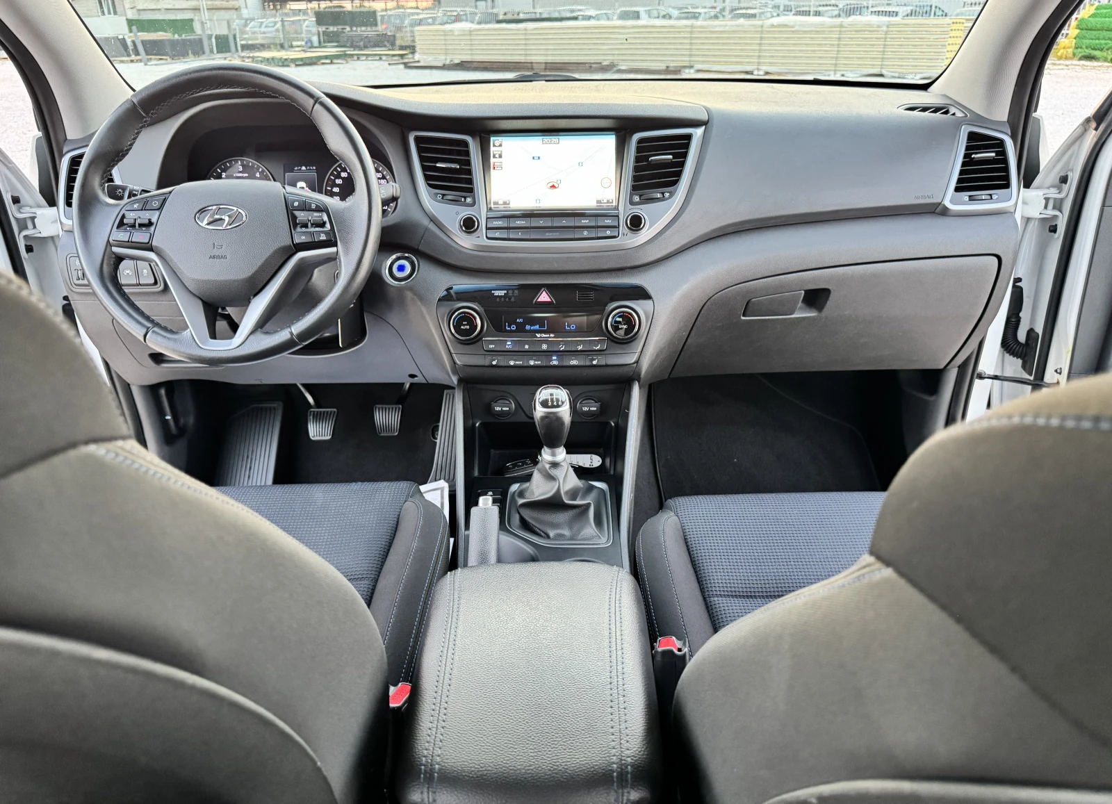 Hyundai Tucson 1.7 CRDI Xpossible 135000KM ТОП СЪСТОЯНИЕ, снимка 8 - Автомобили и джипове - 55560253