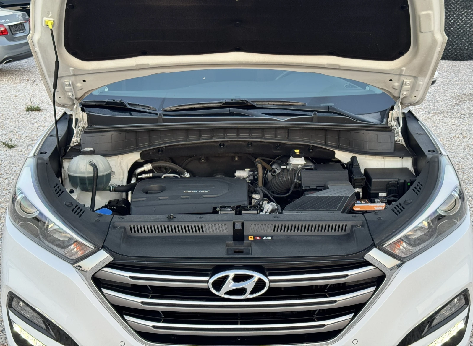 Hyundai Tucson 1.7 CRDI Xpossible 135000KM ТОП СЪСТОЯНИЕ, снимка 16 - Автомобили и джипове - 55560253