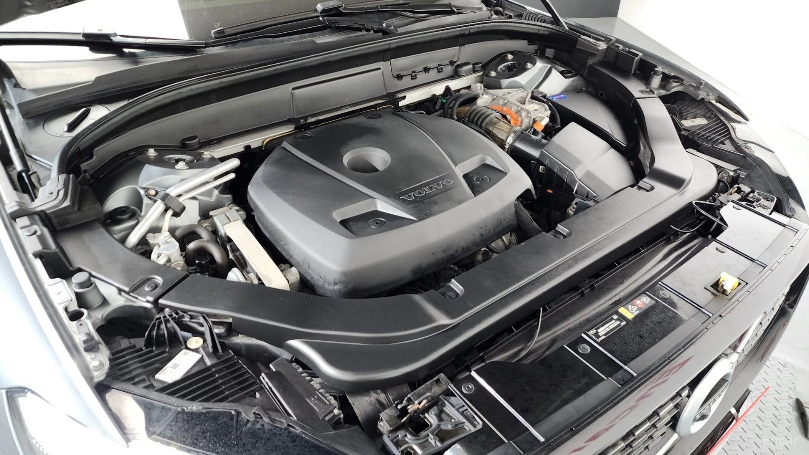 Volvo XC60 * T8* R* ПАНО* KEYLESS* Camera* ПОДГРЕВ* , снимка 6 - Автомобили и джипове - 55573241