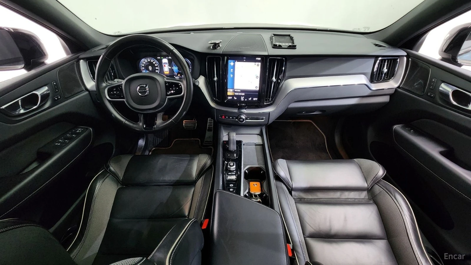 Volvo XC60 * T8* R* ПАНО* KEYLESS* Camera* ПОДГРЕВ* , снимка 7 - Автомобили и джипове - 55573241