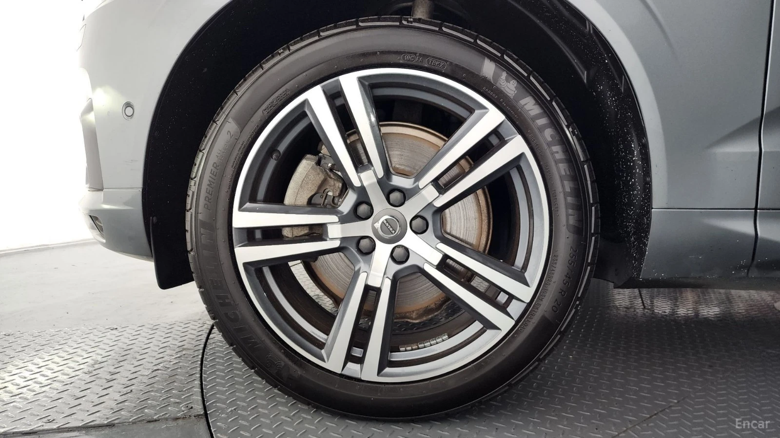 Volvo XC60 * T8* R* ПАНО* KEYLESS* Camera* ПОДГРЕВ* , снимка 5 - Автомобили и джипове - 55573241