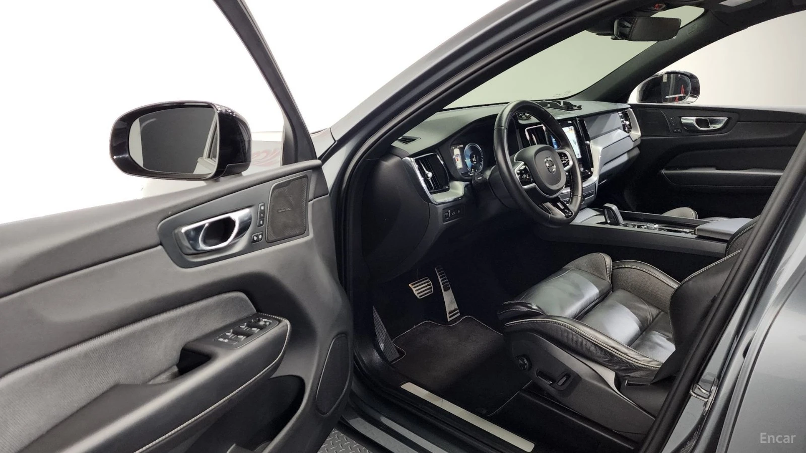 Volvo XC60 * T8* R* ПАНО* KEYLESS* Camera* ПОДГРЕВ* , снимка 10 - Автомобили и джипове - 55573241