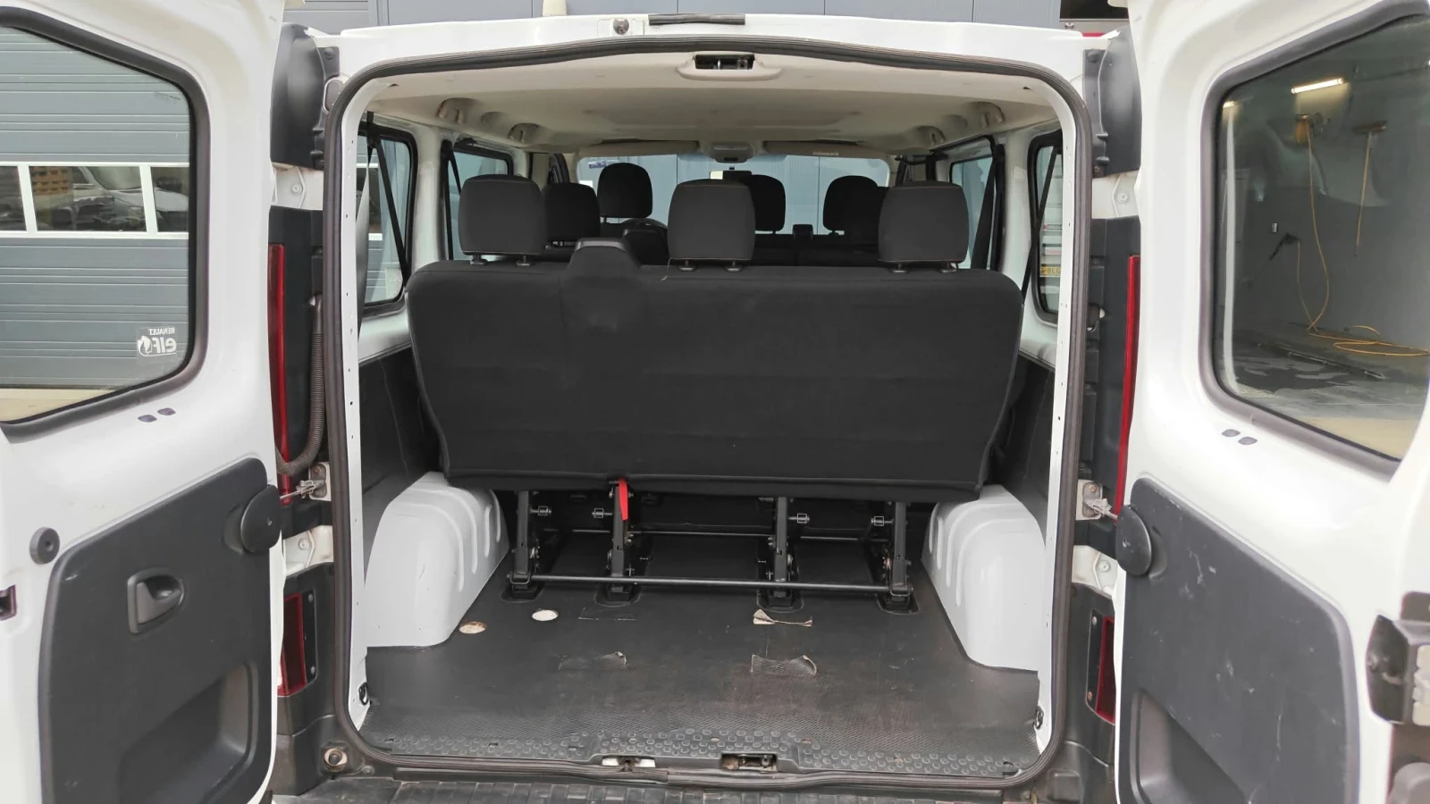Renault Trafic 1.6 evro 6, снимка 6 - Бусове и автобуси - 56488008