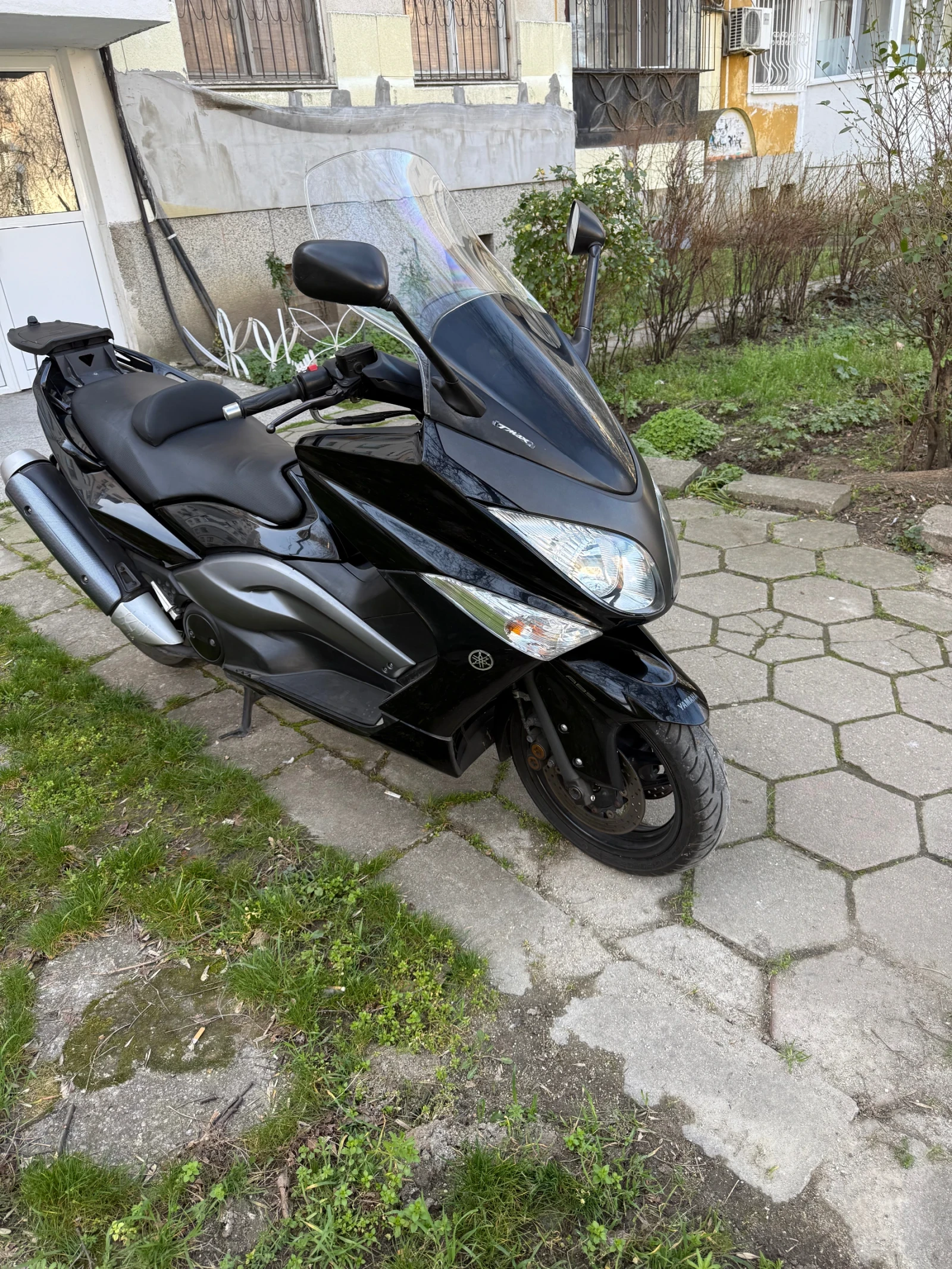 Yamaha T-max